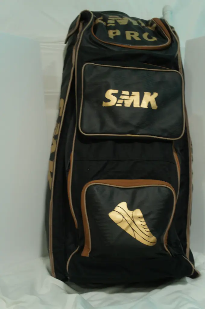 SMK Duffle Bag with Wheel