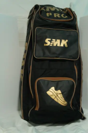 SMK Duffle Bag with Wheel